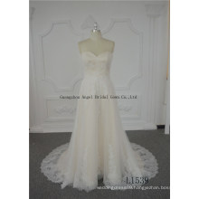 A Line/Princess Lace Floral Pure White Wedding Dress with Sleeveless